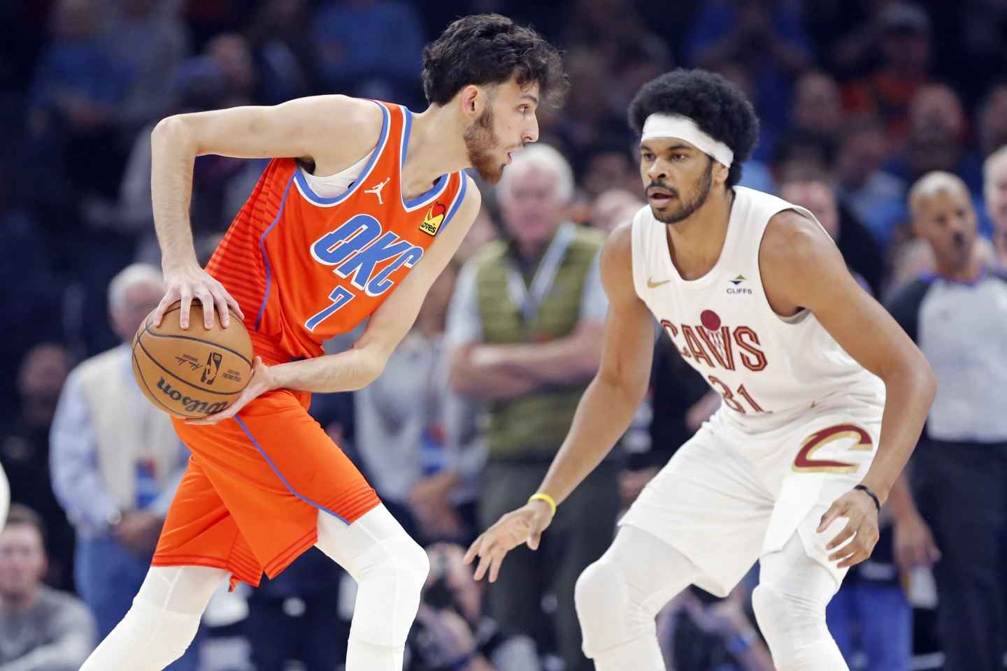 Oklahoma City Thunder forward Chet Holmgren (7) defends as Cleveland Cavaliers center Jarrett Allen holds the ball during the first half of an NBA basketball game on Wednesday, November 8, 2023, in Oklahoma City. (Photo by Nate Billings)